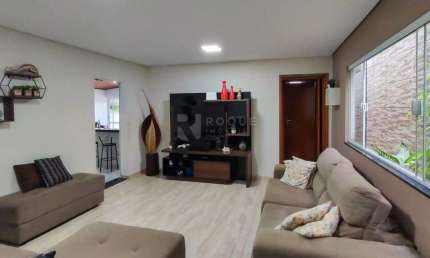 Casa Residencial à Venda – Completa, Funcional e com Edícula nos Fundos
