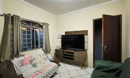 Casa Residencial à venda no bairro Parque Residencial Abílio Pedro