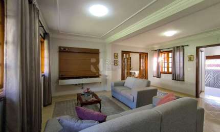 Casa à Venda no Jardim Santa Cecília – Ampla, Reformada e Pronta para Morar!