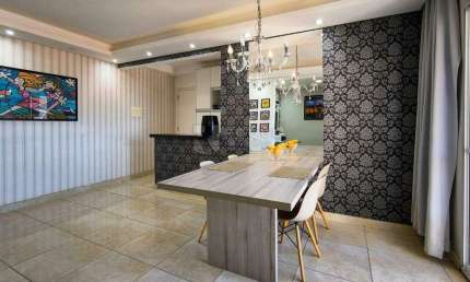 Apartamento à Venda – 2 Dormitórios (1 Suíte), Sala Estendida e 2 Vagas!