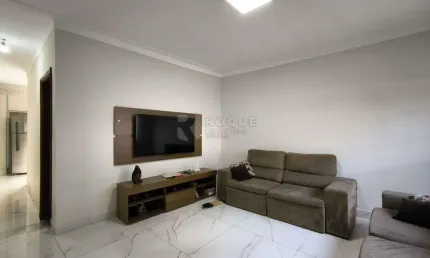 Casa Residencial à Venda – 2 Suítes, Quintal Amplo e 2 Vagas de Garagem