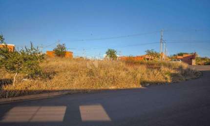 Terreno à venda no bairro Residencial Colinas do Engenho I