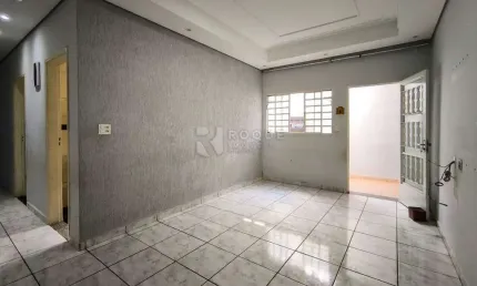Casa à Venda – 2 Dormitórios | Estrutura para Sobrado