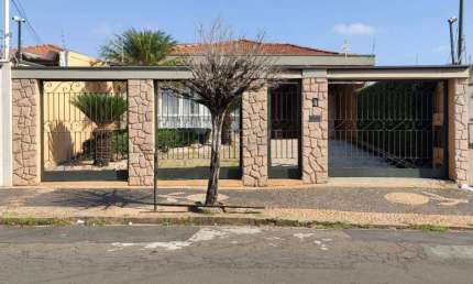 Casa Comercial para aluguel no bairro Vila Cristovam