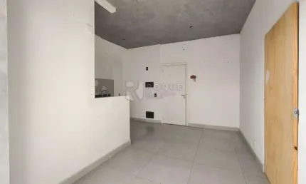 Apartamento garden à venda – quintal privativo e sala estendida com fechamento em vidro