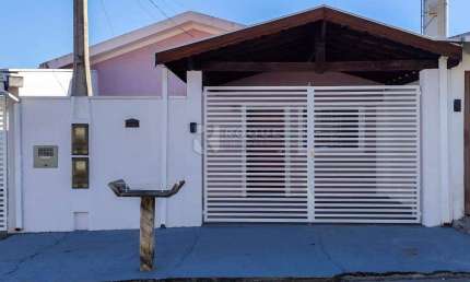 Casa Residencial para aluguel no bairro Parque Hippolyto