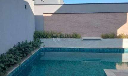Casa venda em Condomínio sendo 3 dormitórios, 2 vagas de garagem-Limeira-SP