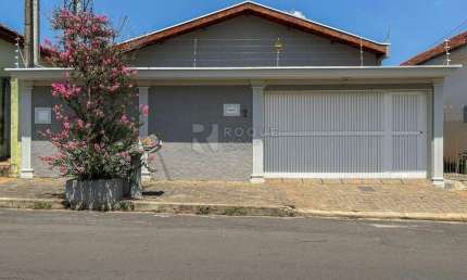 Casa Residencial para aluguel no bairro Vila Cristovam