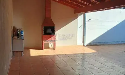 Casa à venda – 2 dormitórios + área de lazer completa