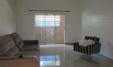 Casa residencial à venda – espaçosa e bem localizada