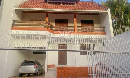 Casa com 3 quartos à venda na Rua Governador Jorge Lacerda, Guabirotuba, Curitiba, 222 m2 por R$ 890.000