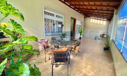 Casa à venda, 4 quartos, 2 suítes, 2 vagas, Alto dos Pinheiros - Belo Horizonte/MG