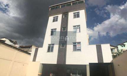 Apartamento com 2 quartos com área privativa e 1 vaga no bairro Santa Maria.