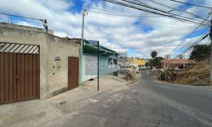 Casa de esquina para fins comerciais/lote no Bairro Xangri-lá