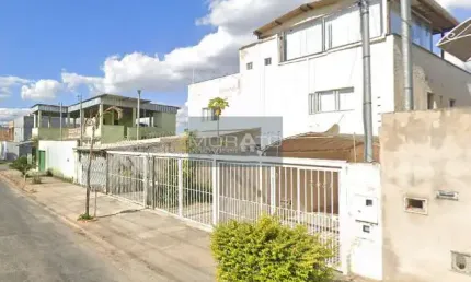 Casa de 02 quartos com suíte e entrada individual no Bairro Xangri-lá