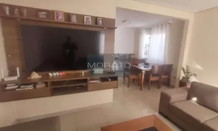 Casa 3 Quartos, 1 Suíte, 3 Vagas de Garagem no Bairro Santa Amélia