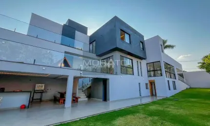 Casa com 5 quartos e 10 vagas de garagem no bairro Bandeirantes, Belo Horizonte