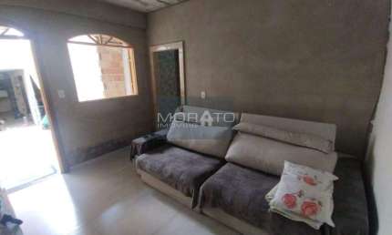 Casa 2 Quartos, 2 Banheiros, 2 Vagas de Garagem, no Bairro Pedra Azul