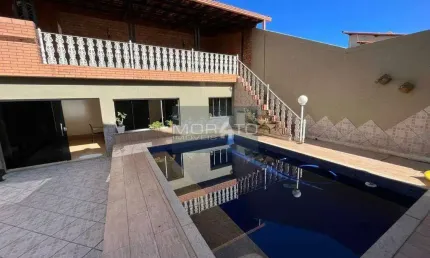 Casa com 5 quartos à venda na Rua Vereador Orlando Bonfim, --, Planalto, Belo Horizonte