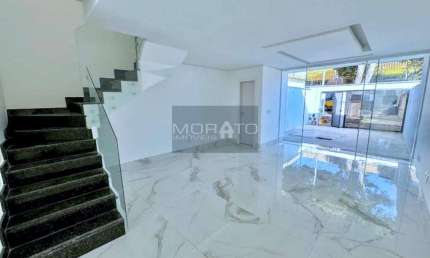 Casa Geminada 3 Quartos, 1 Suíte, 4 Vagas Bairro Santa Mônica
