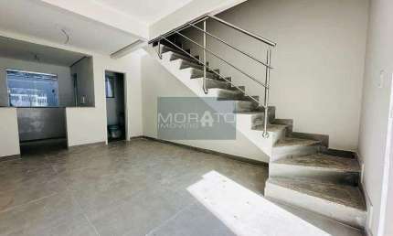 Casa Duplex 3 Quartos Suíte sendo 1 vaga de garagem no Bairro Planalto