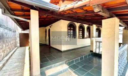 Casa 3 Quartos, 3 Vagas em Lote 360m² no Bairro Camargos