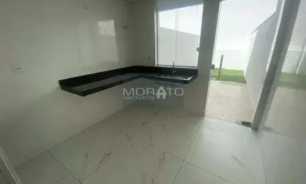 Casa Geminada entrada individual 2 quartos 2 suítes e 2 vagas no bairro Santa Branca.