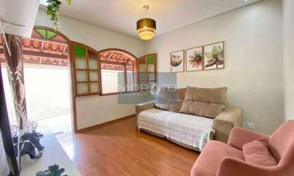 Casa com 4 quartos à venda na Rua Pedro Dutra, --, Jaraguá, Belo Horizonte