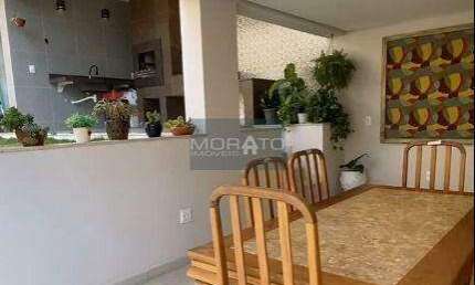 Casa 3 Quartos, Suíte, Closet e 04 Vagas de Garagem, no Bairro Alípio de Melo