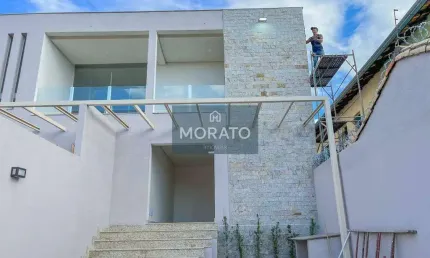 Casa 3 quartos, suíte, 3 Vagas de Garagem, no bairro Santa Rosa