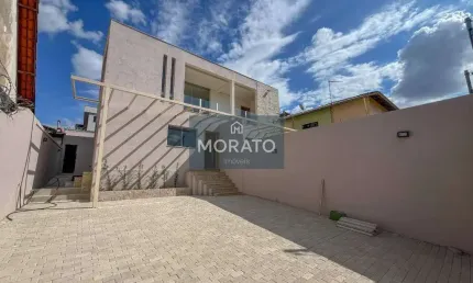 Casa 3 quartos, suíte, 3 Vagas de Garagem, no bairro Santa Rosa
