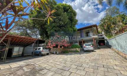 Casa com 4 quartos, 10 vagas de garagem no bairro Bandeirantes Pampulha.