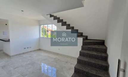 Cobertura de 2 quartos Suíte 2 vagas de garagem e um espaço externo muito amplo