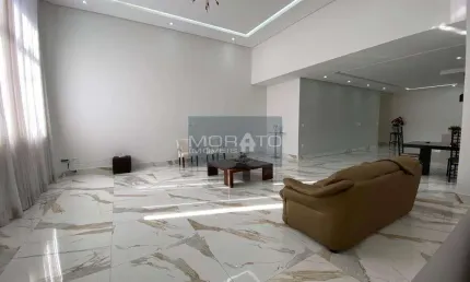 Casa 4 quartos sendo 1 master com hidromassagem e 2 suítes Bairro Estância Silveira.