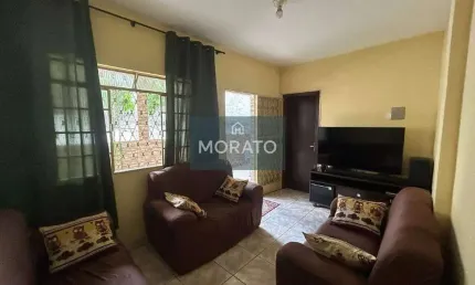 Casa com 3 quartos sendo 1 suíte sendo 4 vagas no Bairro Coqueiros.