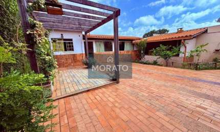 Casa colonial 3 quartos 3 vagas de garagem à venda no Europa