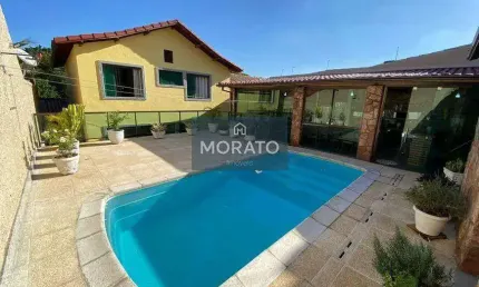 Casa com 3 Quartos sendo 1 suíte com 4 vagas à venda no Bairro Santa Branca