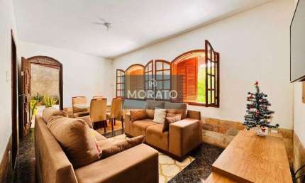 Casa Colonial 5 Quartos, 2 Vagas de Garagem, no bairro Etelvina Carneiro