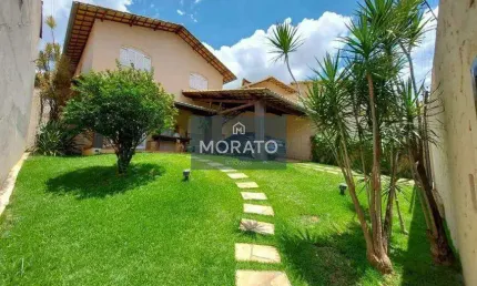 Casa 4 Quartos, 4 Banheiros, 4 Vagas de Garagem, no Bairro Álvaro Camargos