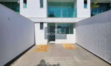 Casa triplex com 3 quartos, suíte e 2 vagas no bairro Santa Amélia