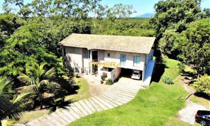 Chácara / sítio com 4 quartos à venda na Xingu, 1039, Jardim Guaraituba, Paranaguá