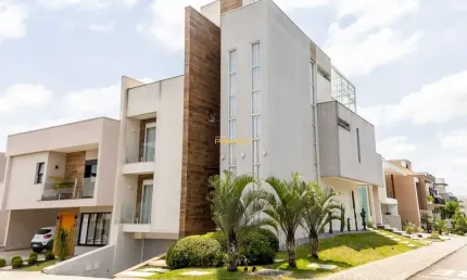 Casa em condomínio fechado com 4 quartos à venda na Rua Maria Luiza Bazzani Natal, 391, Uberaba, Curitiba