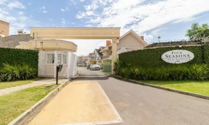 Terreno à venda na Rua Antônio Turíbio Teixeira Braga, 136, Butiatuvinha, Curitiba