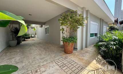Casa com 4 quartos à venda na Rua 2000, 910, Centro, Balneário Camboriú por R$ 2.990.000