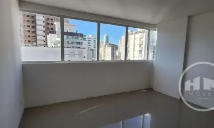 Sala comercial com 1 sala à venda na Rua Arthur Max Dôose, 127, Pioneiros, Balneário Camboriú por R$ 600.000