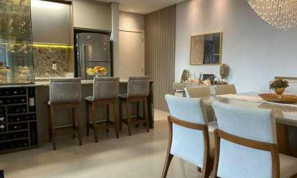 Venda de Apartamento, 107 m², Mobiliado, 03 Quartos (sendo 02 Suítes), 02 Vagas de Garagem, no Centro de Itajaí-SC
