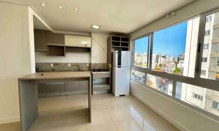 Venda de Apartamento no Residencial Jardim das Águas com 02 Suítes Semimobiliado no Centro de Itajaí-SC