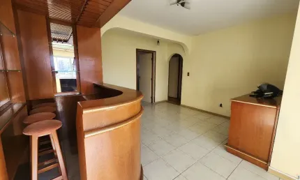 Venda de Apartamento Semimobiliado com 03 Quartos sendo 01 Suíte 98 m² 02 Vagas no Bairro Vila Operária em Itajaí-SC