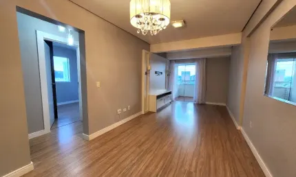 Venda de Apartamento Semimobiliado com 03 Quartos sendo 01 Suíte, 02 Vagas, no bairro Vila Operária em Itajaí-SC
