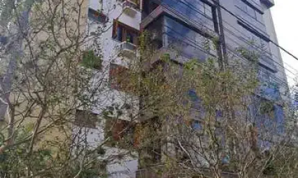 Amplo Apartamento 3 dormitórios (1 Suíte) + dependência + 2 vagas garagem - próximo Sociedade Aliança